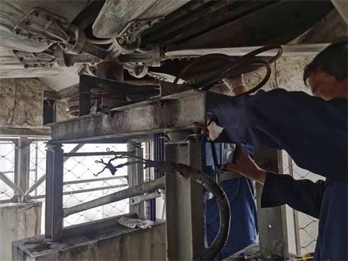 <a href=http://m.kunmengsh.com/peijian/fan/ target=_blank class=infotextkey>冷卻塔風(fēng)機(jī)</a>噪聲控制方法